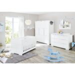 Kinderkamer ‘Polar’ extra breed groot, incl. wandplank4 onderdelen: ledikant, extra brede commode, grote kledingkast, wandplank