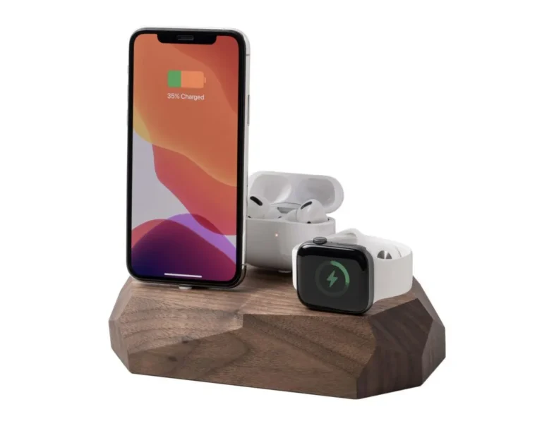 Telefonie, Tablets & Accessoires - Oakywood iPhone Triple Dock – Walnoot